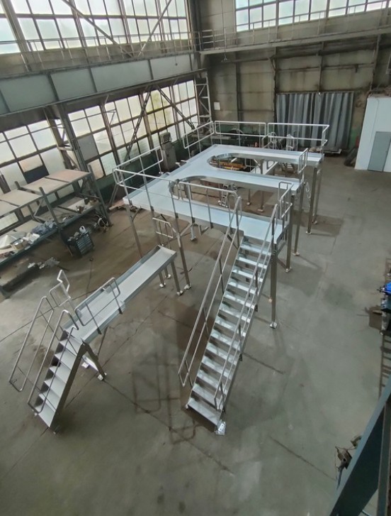 Platforma wokół zbiorników procesowych DOMURAT Sp. z o.o.